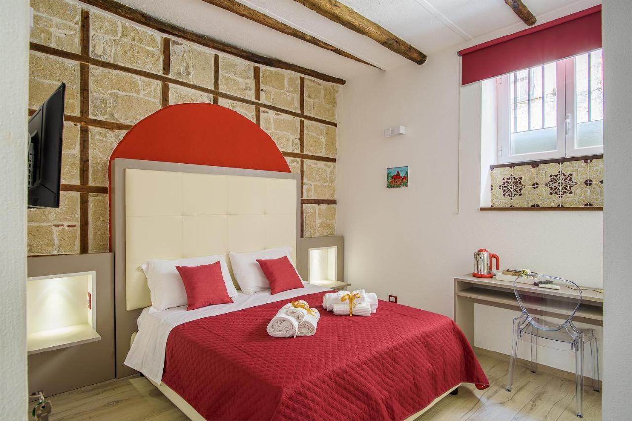 Barlaman Luxury Rooms Palermo Bagian luar foto
