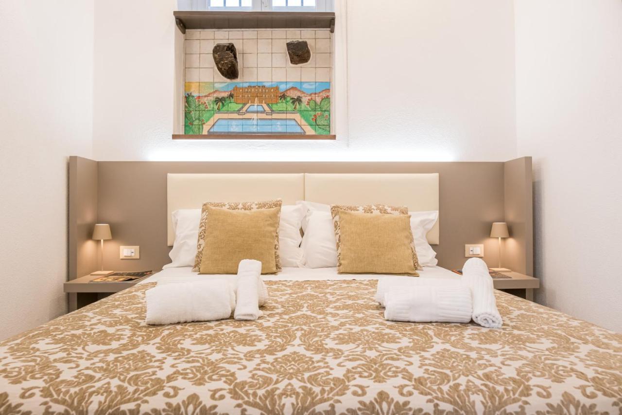 Barlaman Luxury Rooms Palermo Bagian luar foto
